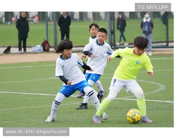 足球绝杀时刻在比赛关键阶段所展示的球员决断能力